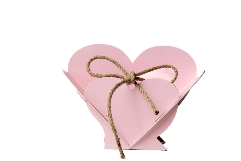 Cutii cu flori de Ziua Îndrăgostiților: idei și sfaturi