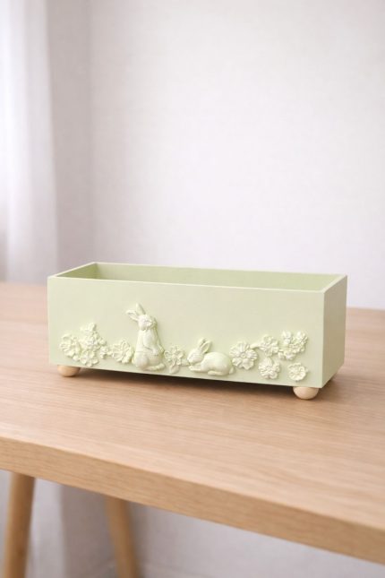 Cutie decorativa cu picioare