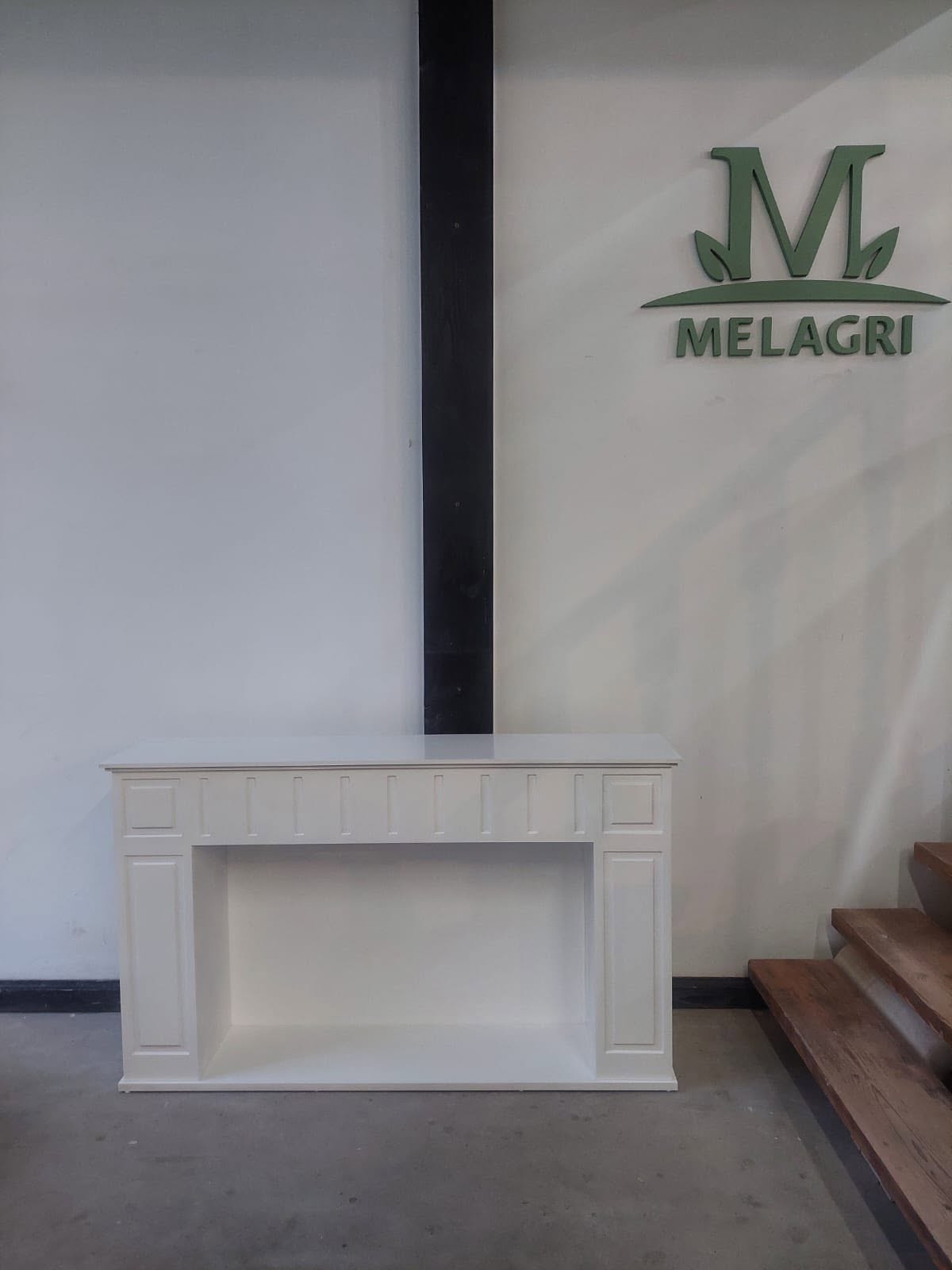 Semineu cu model