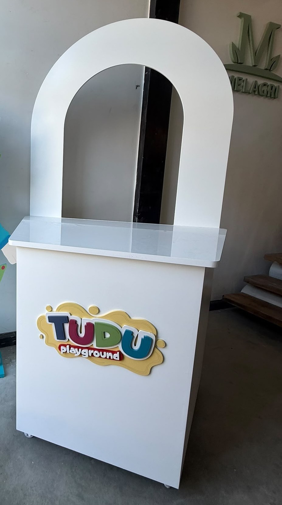 Masuta de joaca+logo